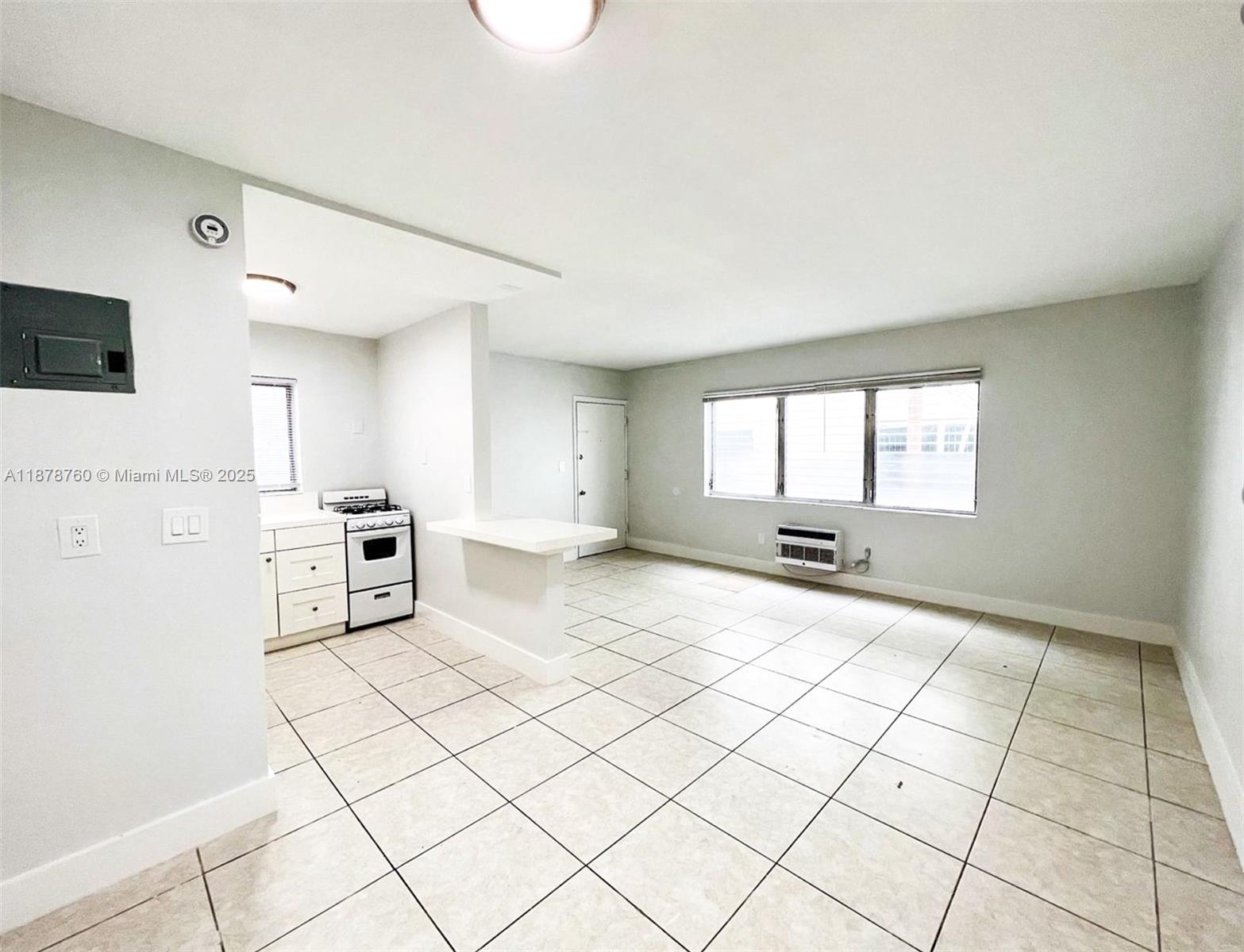   /   sq. ft. $ 2025-09-15 0 Photo