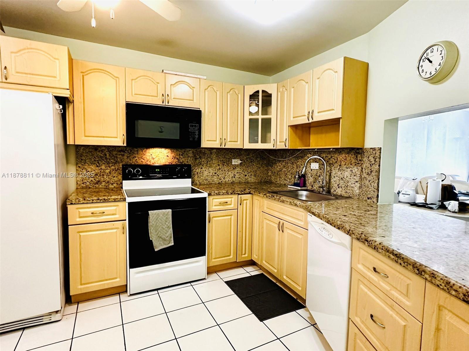 305-1 1 / 2 1036 sq. ft. $ 2025-09-15 0 Photo