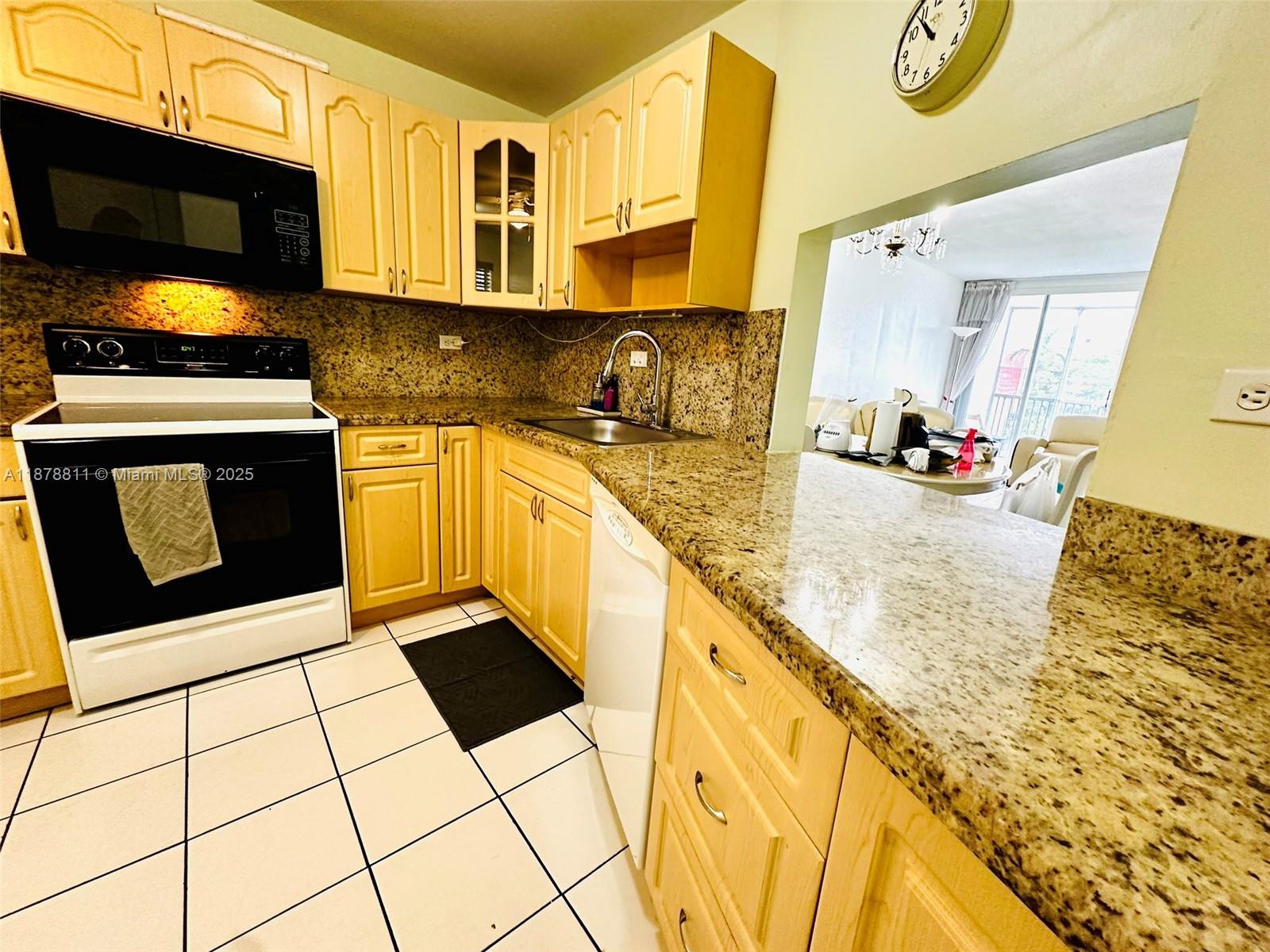 305-1 1 / 2 1036 sq. ft. $ 2025-09-15 0 Photo
