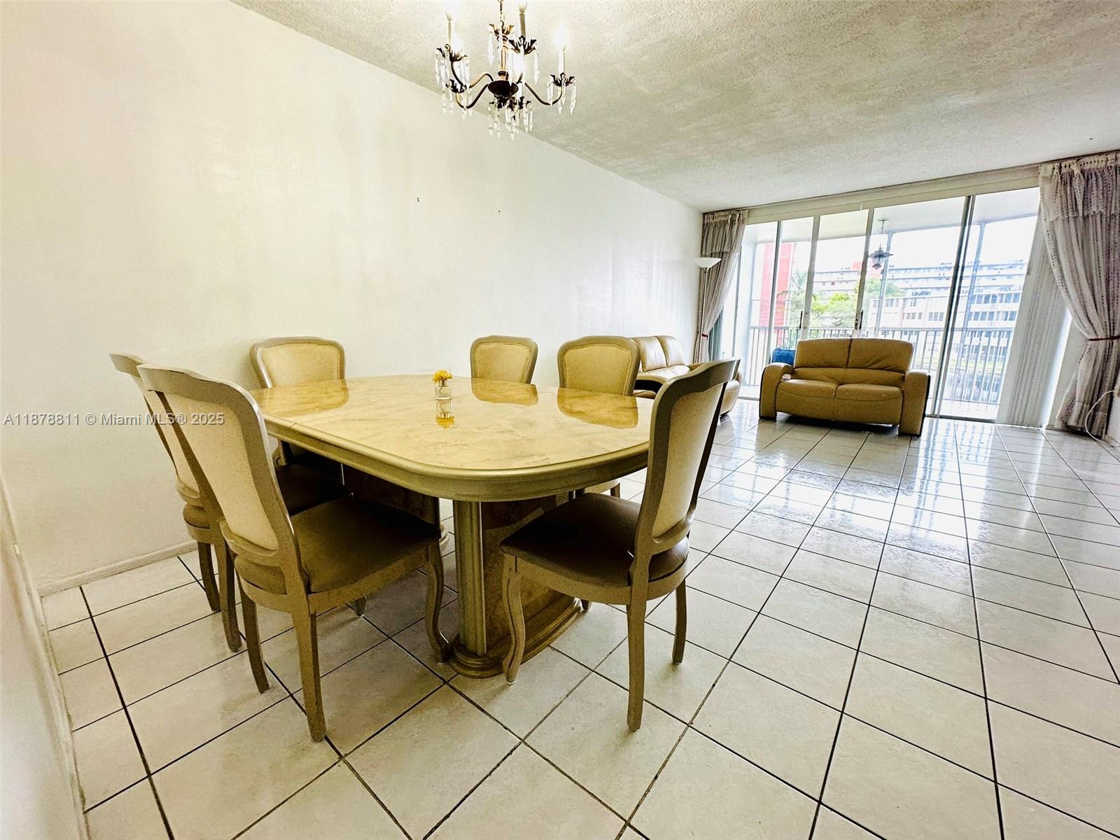 305-1 1 / 2 1036 sq. ft. $ 2025-09-15 0 Photo