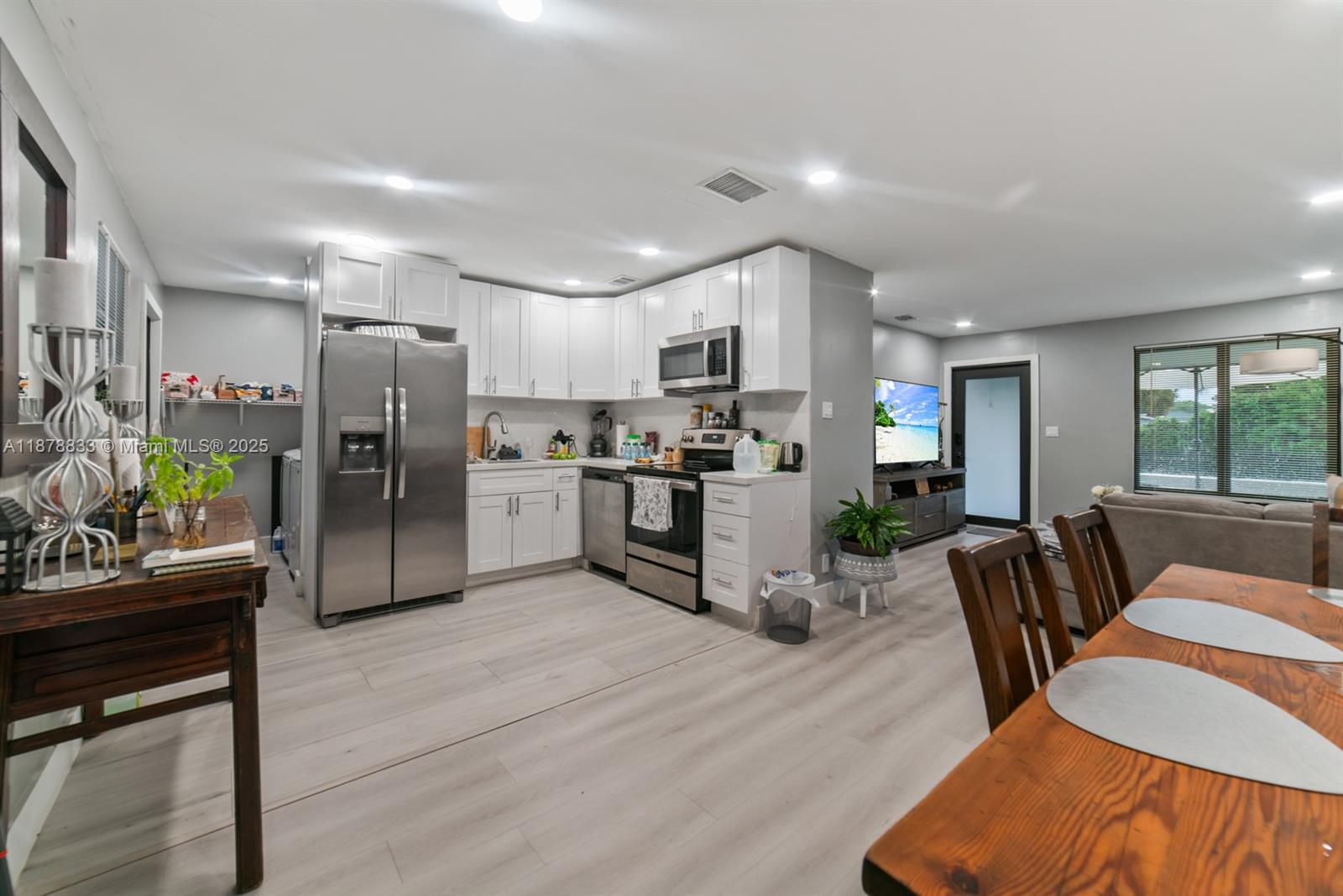   /  3900 sq. ft. $ 2025-09-15 0 Photo