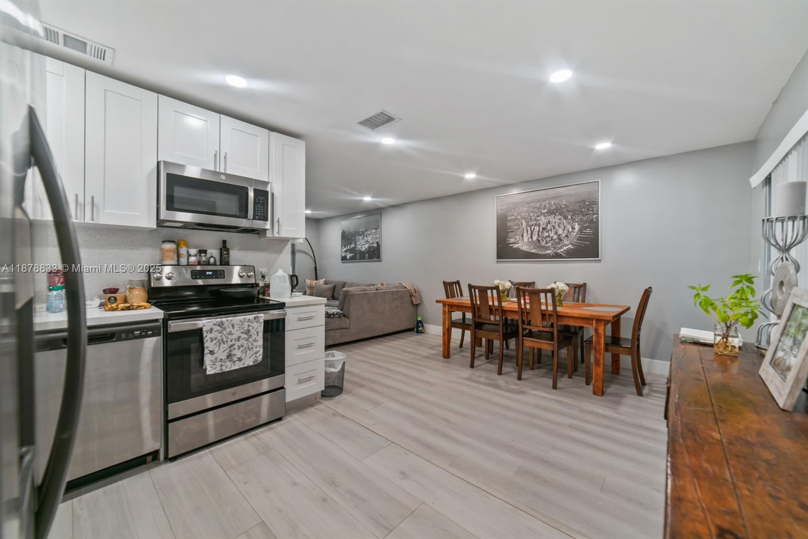   /  3900 sq. ft. $ 2025-09-15 0 Photo