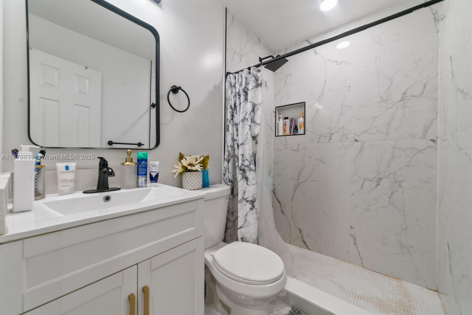   /  3900 sq. ft. $ 2025-09-15 0 Photo