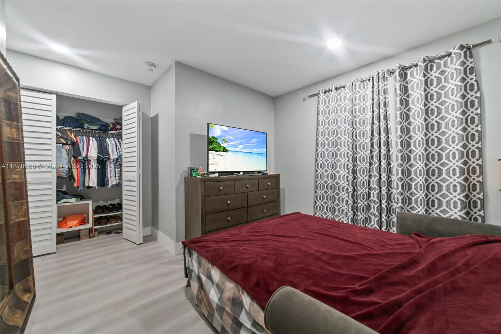   /  3900 sq. ft. $ 2025-09-15 0 Photo