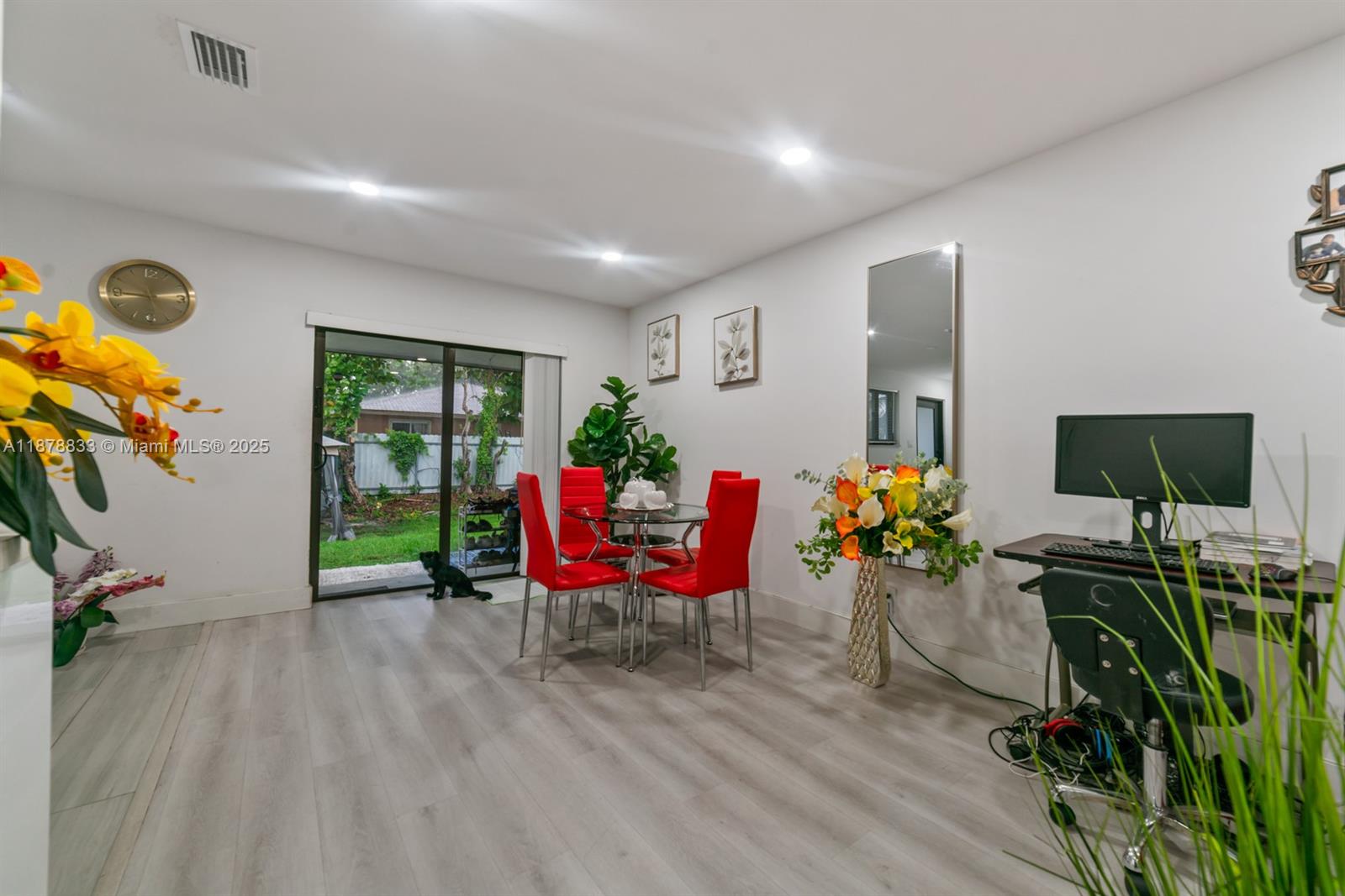   /  3900 sq. ft. $ 2025-09-15 0 Photo