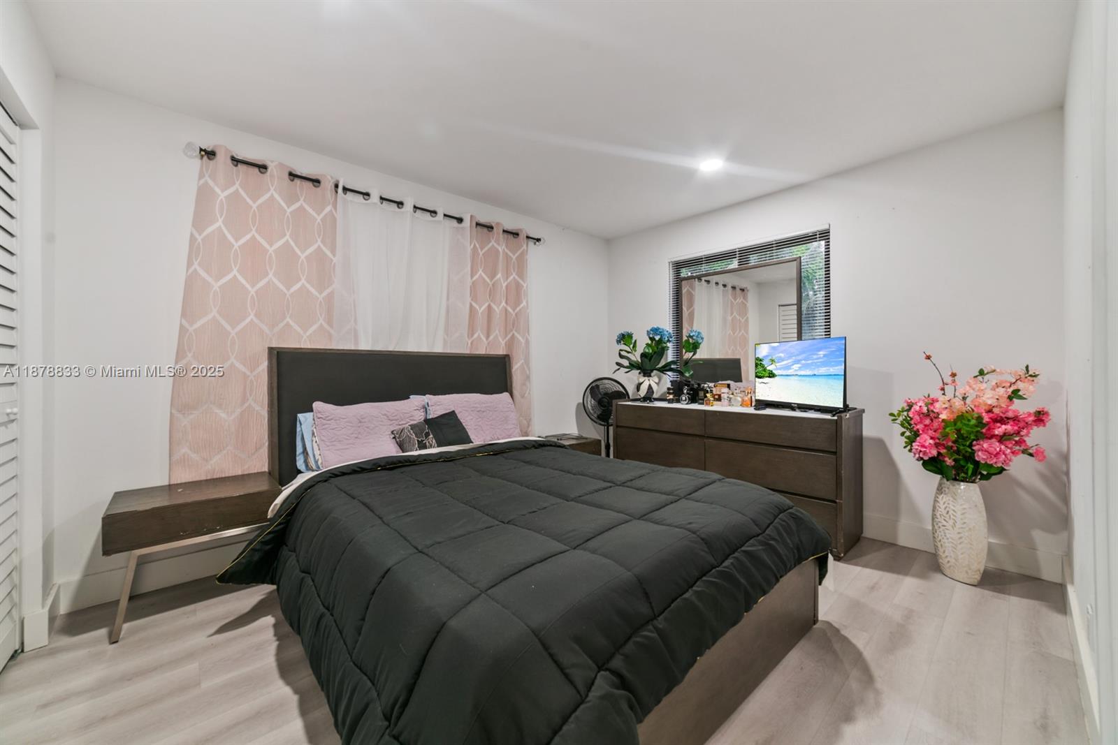   /  3900 sq. ft. $ 2025-09-15 0 Photo