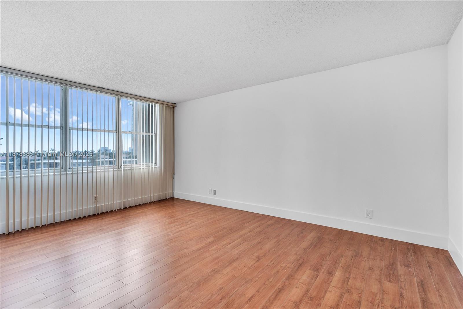 Photo of 2201 Ocean Dr  #407, Hollywood, Florida, 33019 - 