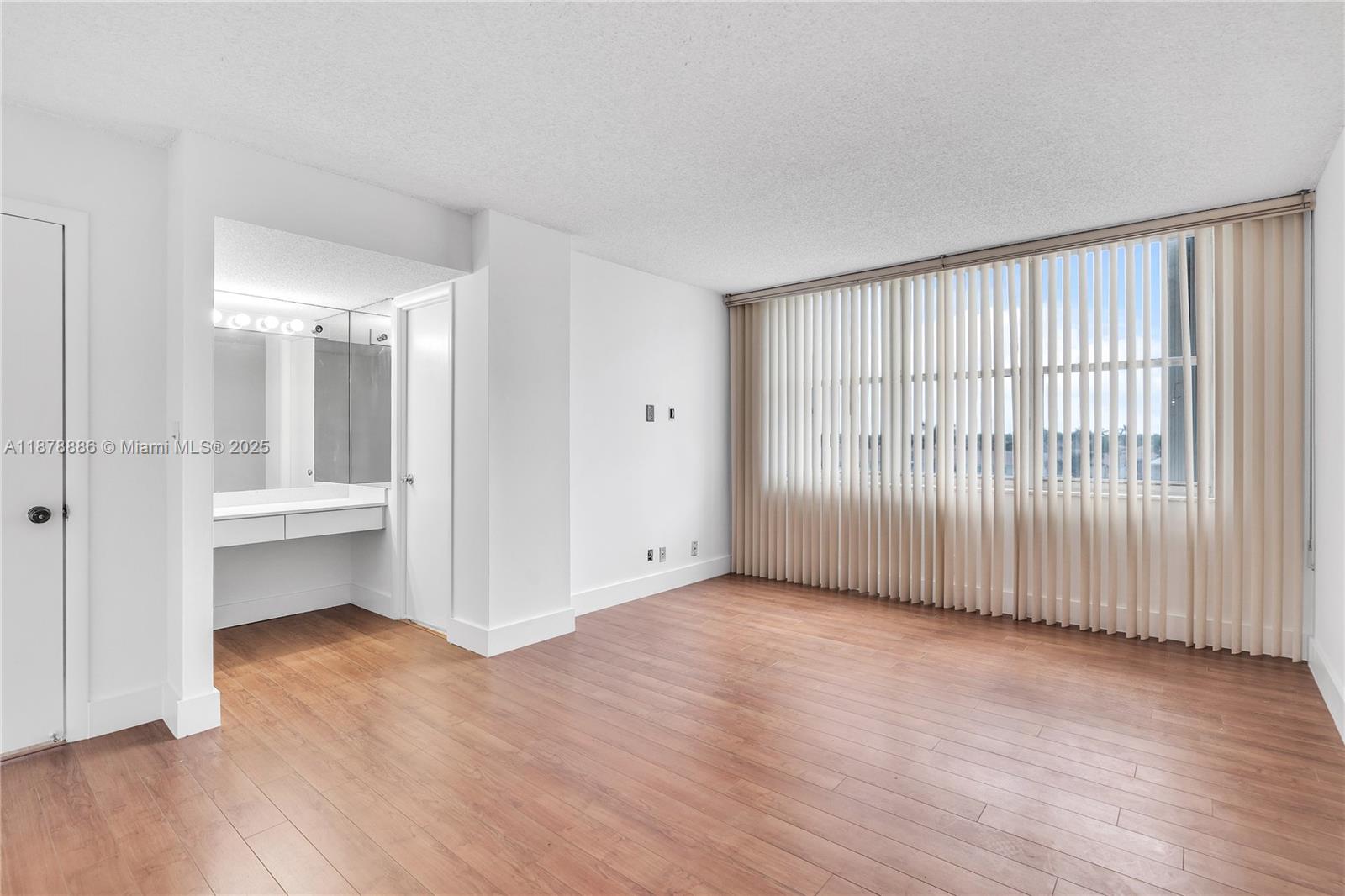 Photo of 2201 Ocean Dr  #407, Hollywood, Florida, 33019 - 