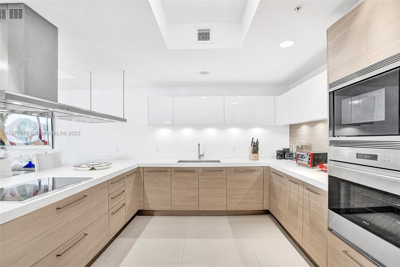 Photo of 17301 Biscayne Blvd  #1207, North Miami Beach, Florida, 33160 - 