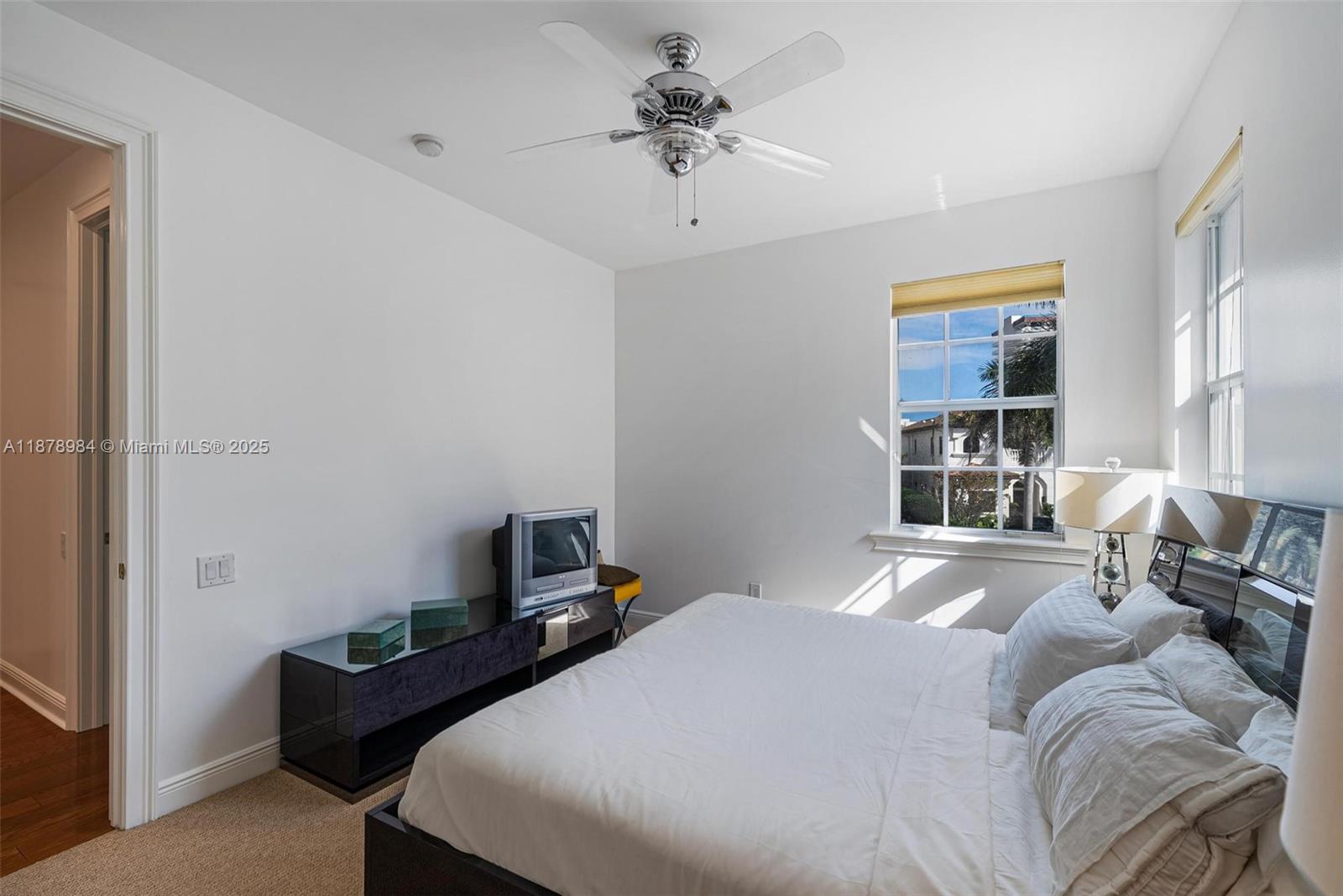 Photo of 1260 Hatteras Ln  (1260), Hollywood, Florida, 33019 - 2nd bedroom