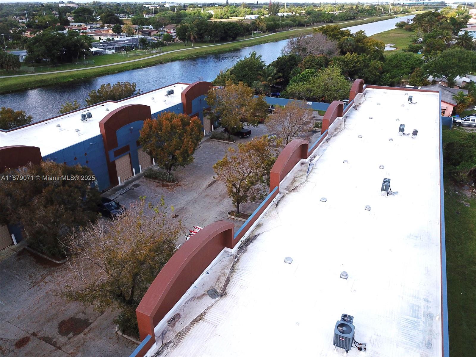 B4  /   sq. ft. $ 2025-09-15 0 foto