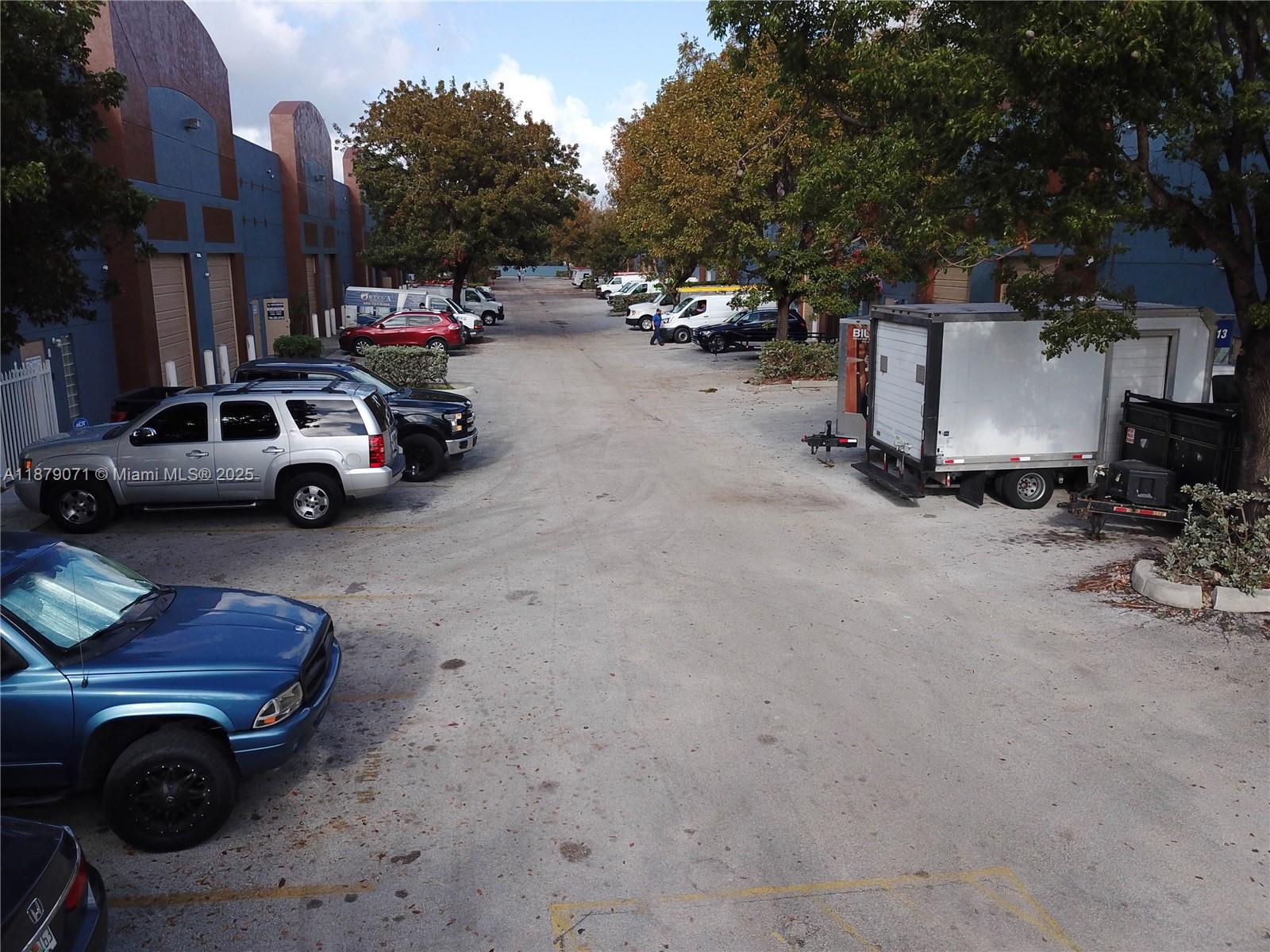 B4  /   sq. ft. $ 2025-09-15 0 Photo