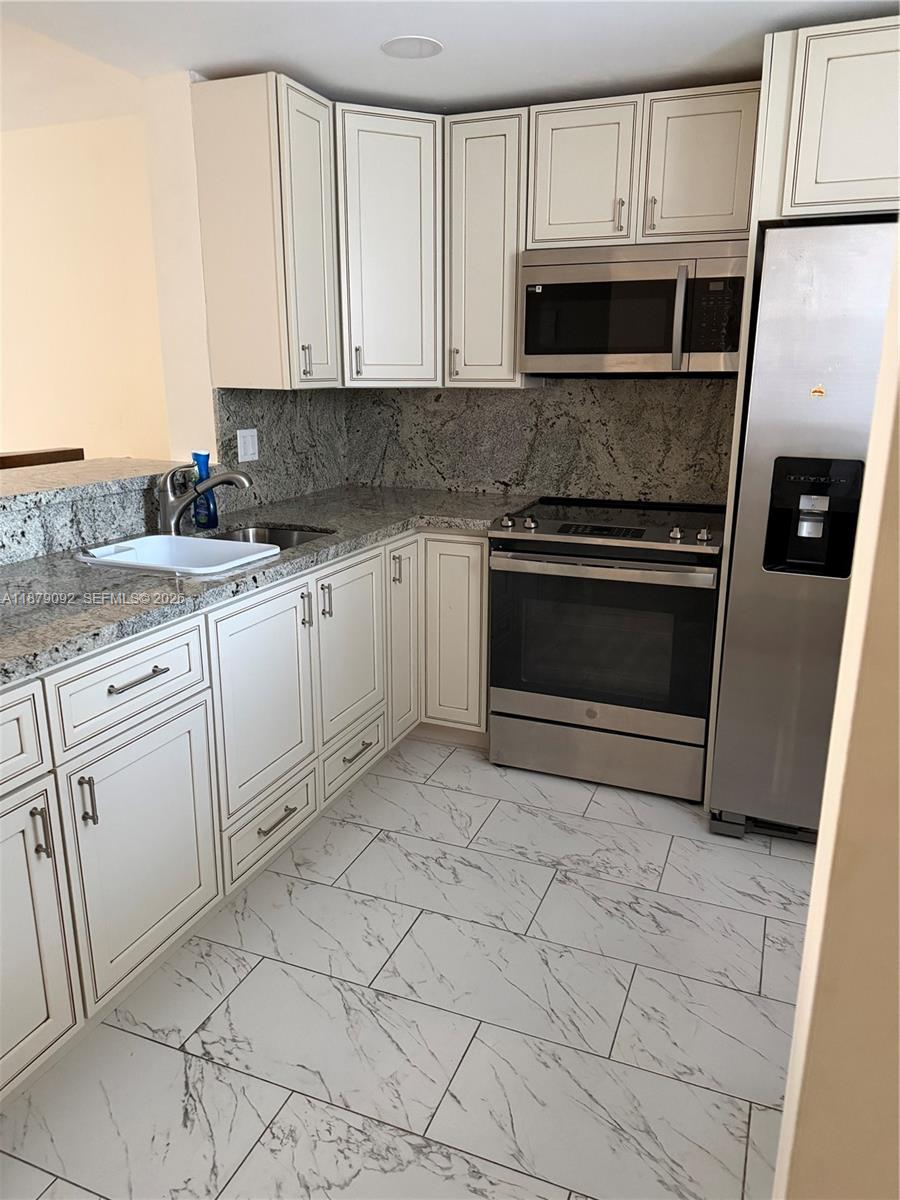 Photo of 901 14th Ave  #305, Hallandale Beach, Florida, 33009 - 