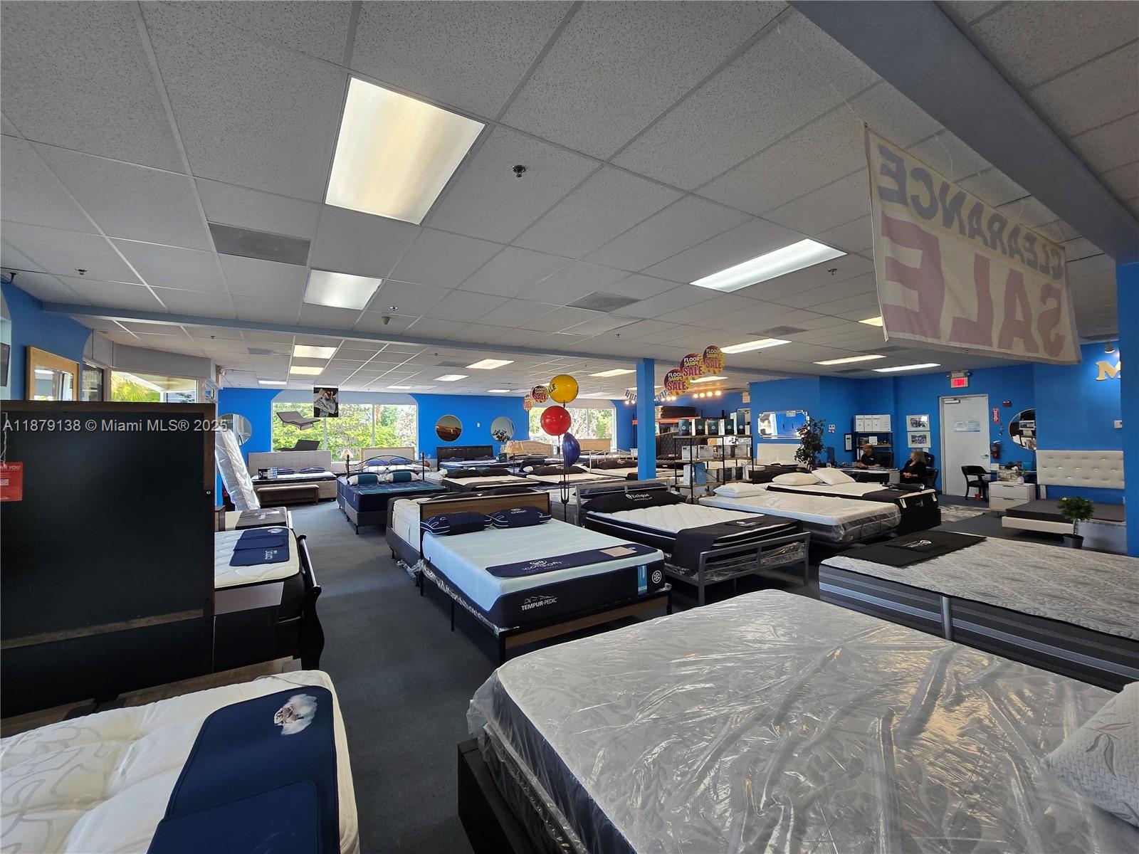 100-101-102  /   sq. ft. $ 2025-09-16 0 Photo