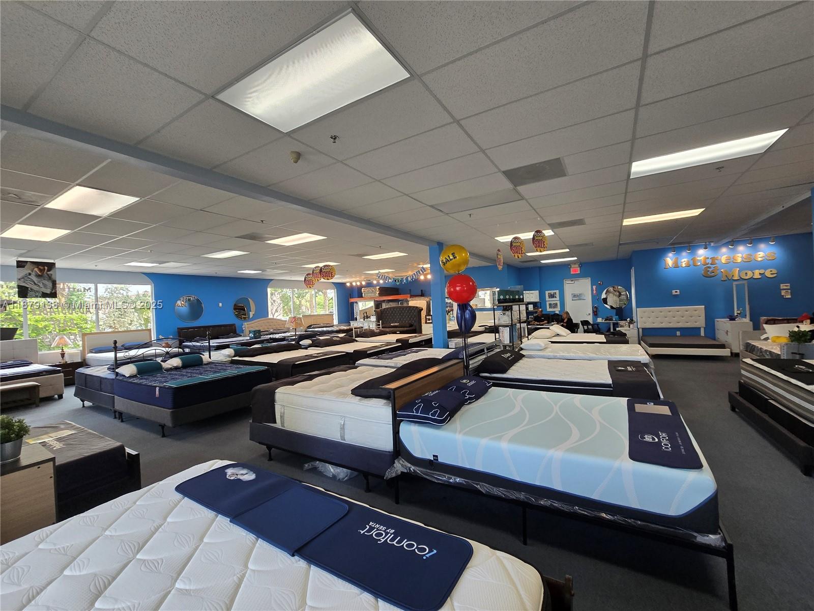 100-101-102  /   sq. ft. $ 2025-09-16 0 Photo