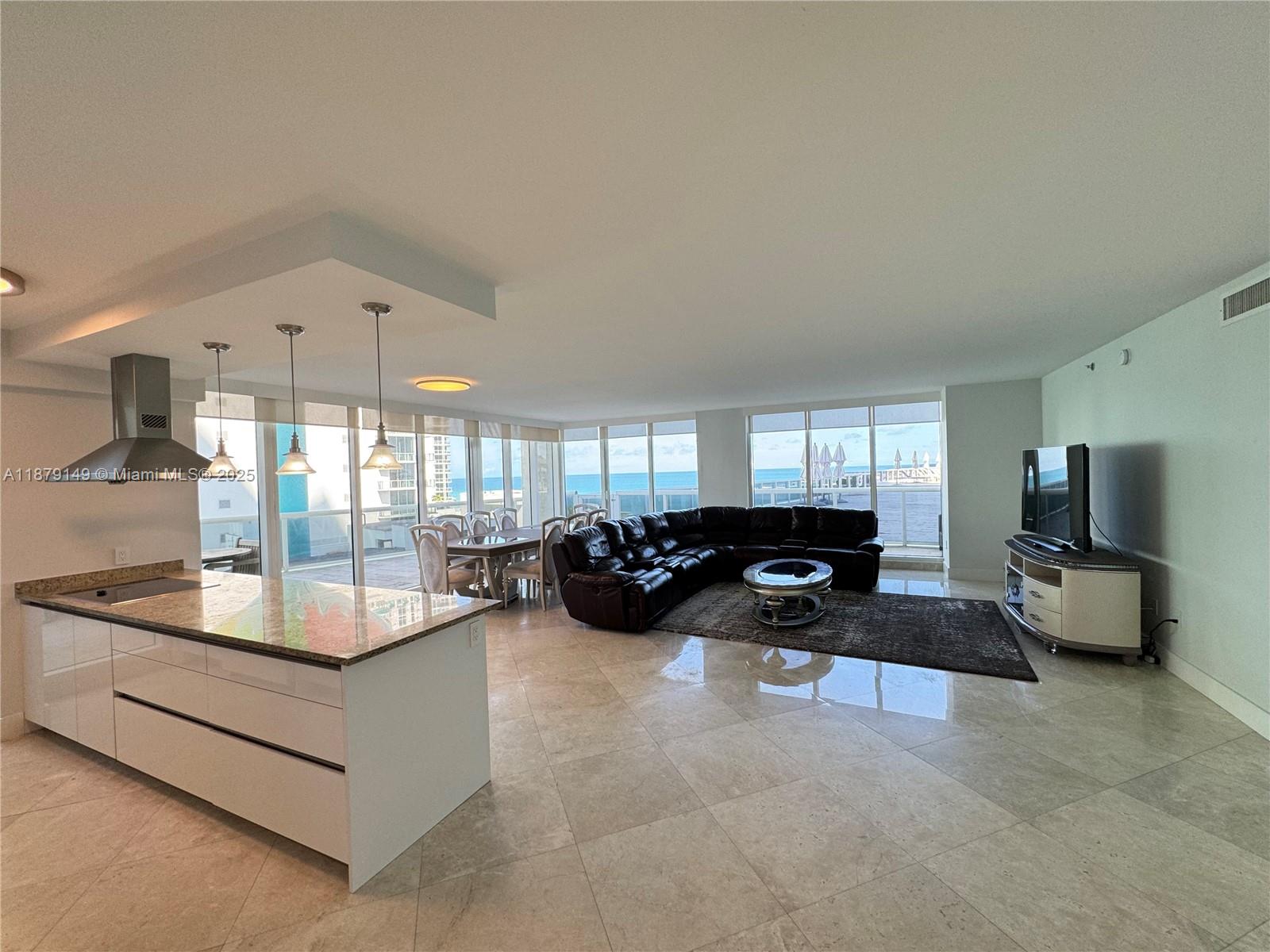 701 3 / 4 2078 sq. ft. $ 2025-09-16 0 foto