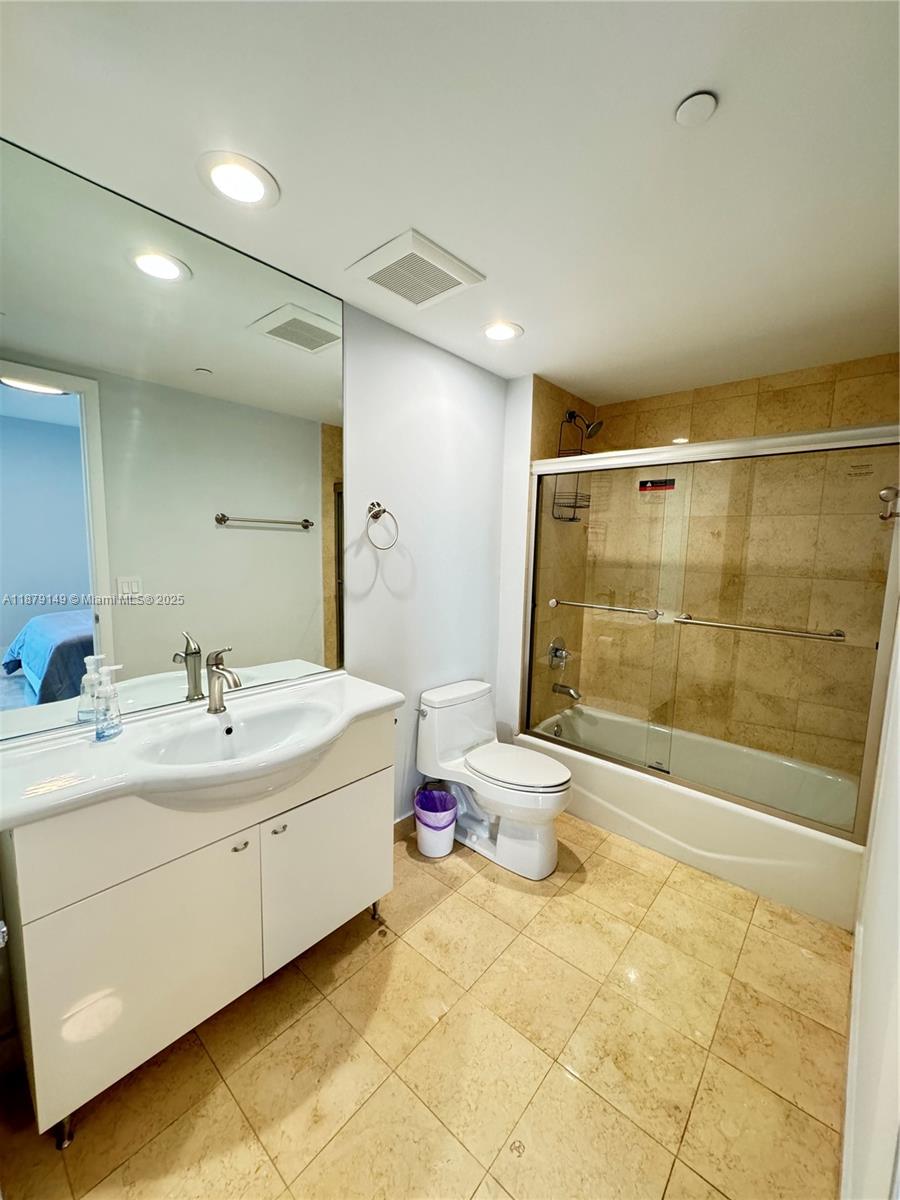 701 3 / 4 2078 sq. ft. $ 2025-09-16 0 foto