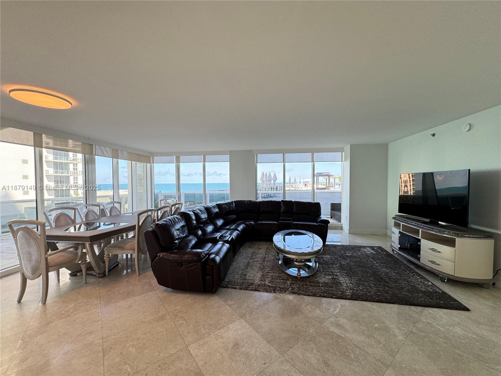 701 3 / 4 2078 sq. ft. $ 2025-09-16 0 foto