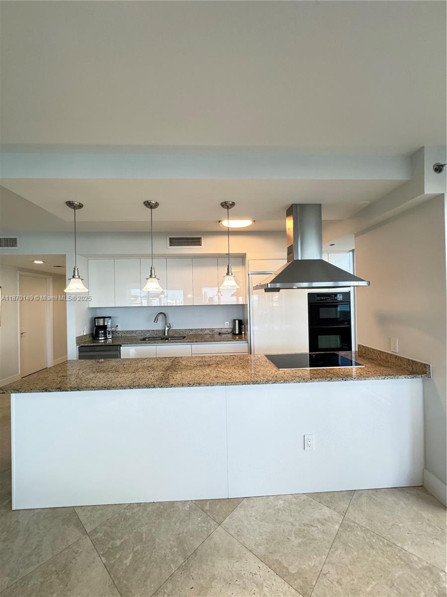 701 3 / 4 2078 sq. ft. $ 2025-09-16 0 foto