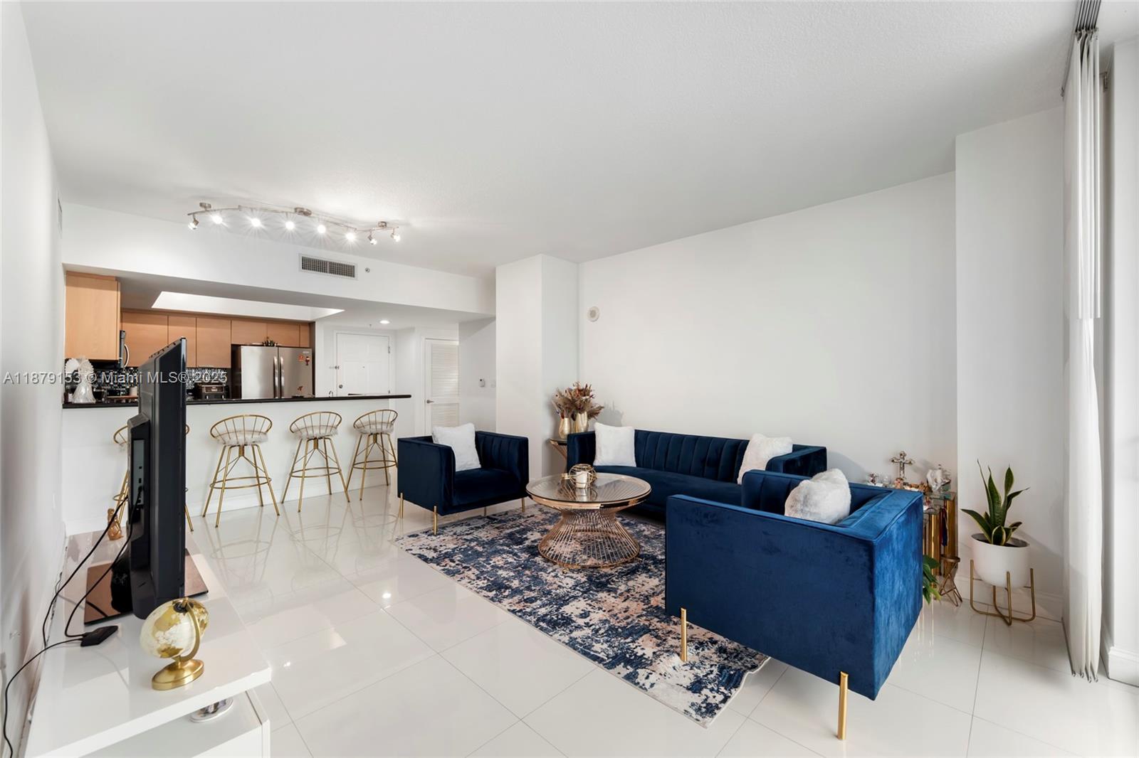 Photo of 140 Dixie Hwy  #725, Hollywood, Florida, 33020 - 