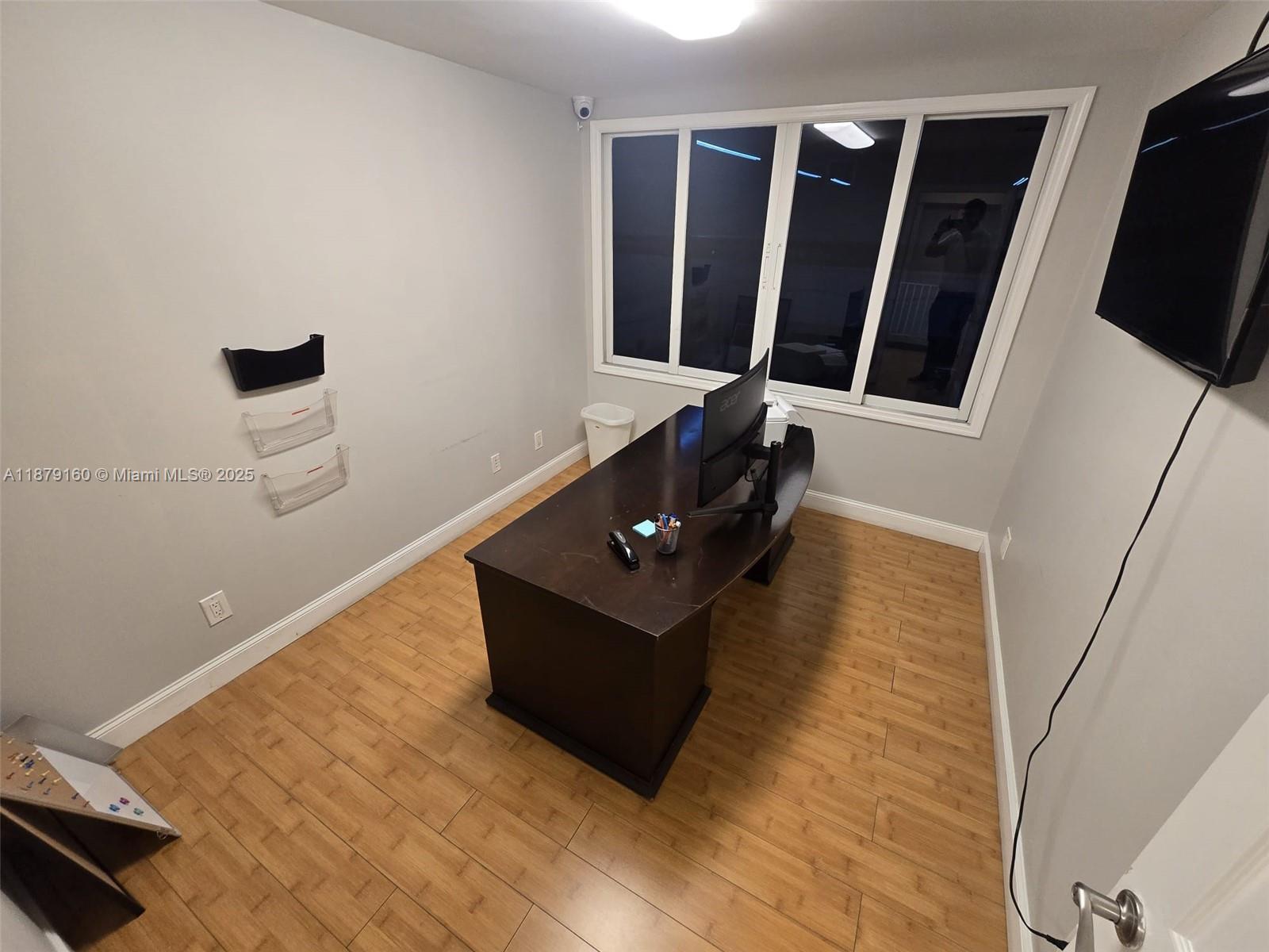 6  /   sq. ft. $ 2025-09-16 0 Photo