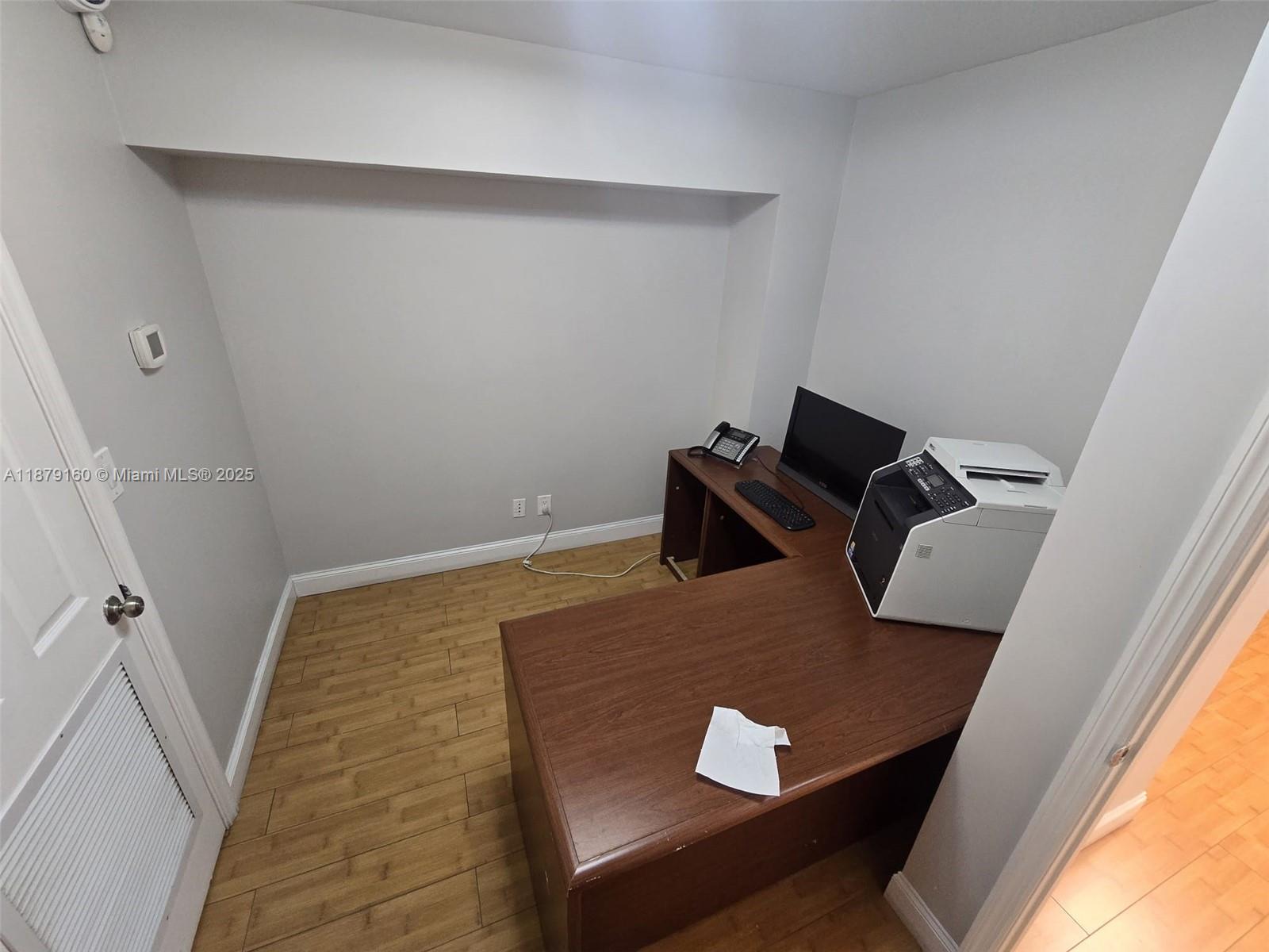6  /   sq. ft. $ 2025-09-16 0 Photo