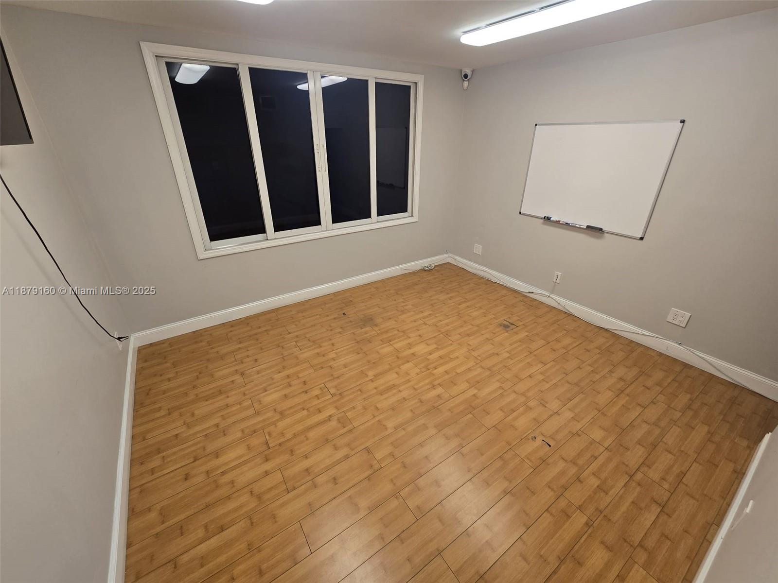 6  /   sq. ft. $ 2025-09-16 0 Photo
