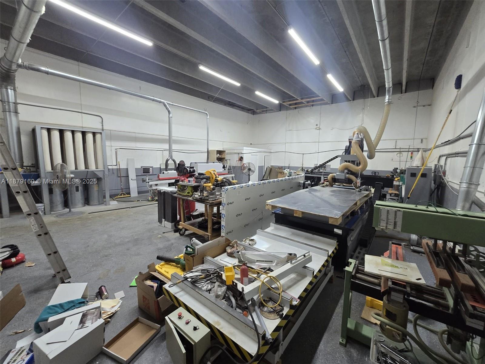 6  /   sq. ft. $ 2025-09-16 0 Photo