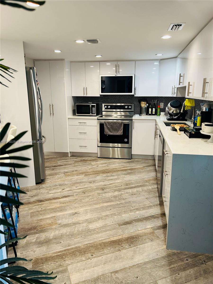 Photo of 3180 Ocean Dr  #1620, Hallandale Beach, Florida, 33009 - 