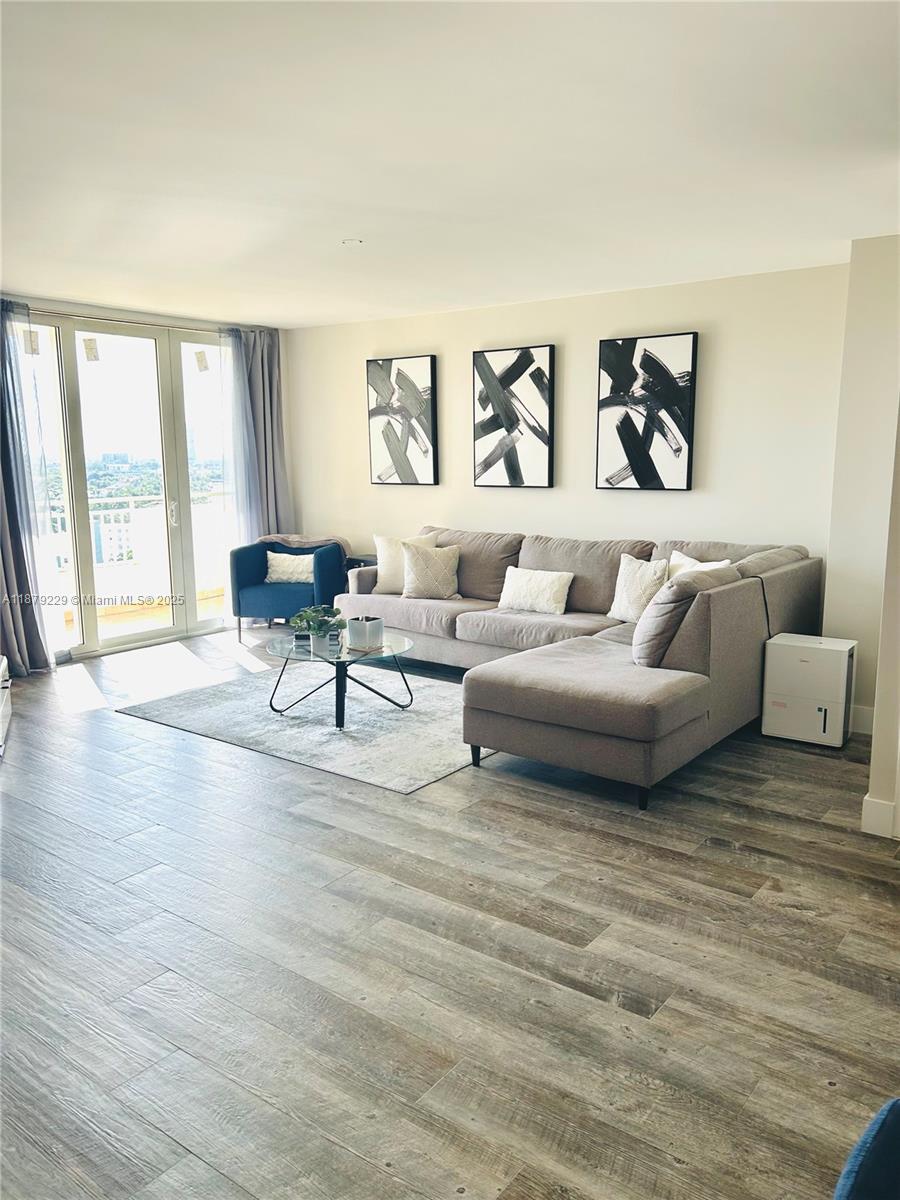 Photo of 3180 Ocean Dr  #1620, Hallandale Beach, Florida, 33009 - Family/Living Room