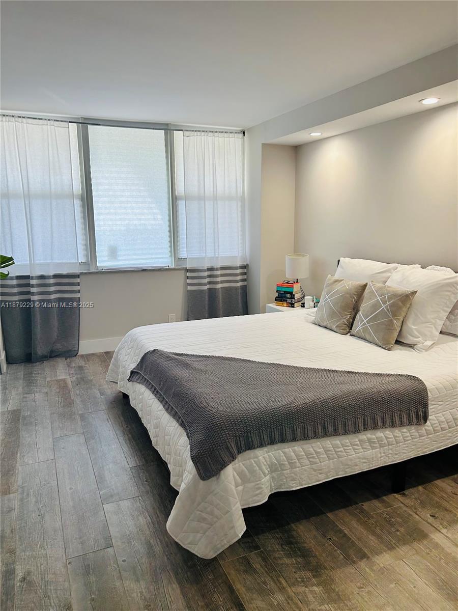 Photo of 3180 Ocean Dr  #1620, Hallandale Beach, Florida, 33009 - Primary Bedroom Pic #2