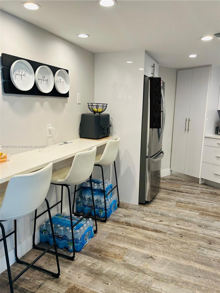 Photo of 3180 Ocean Dr  #1620, Hallandale Beach, Florida, 33009 - Eat-in Kitchen