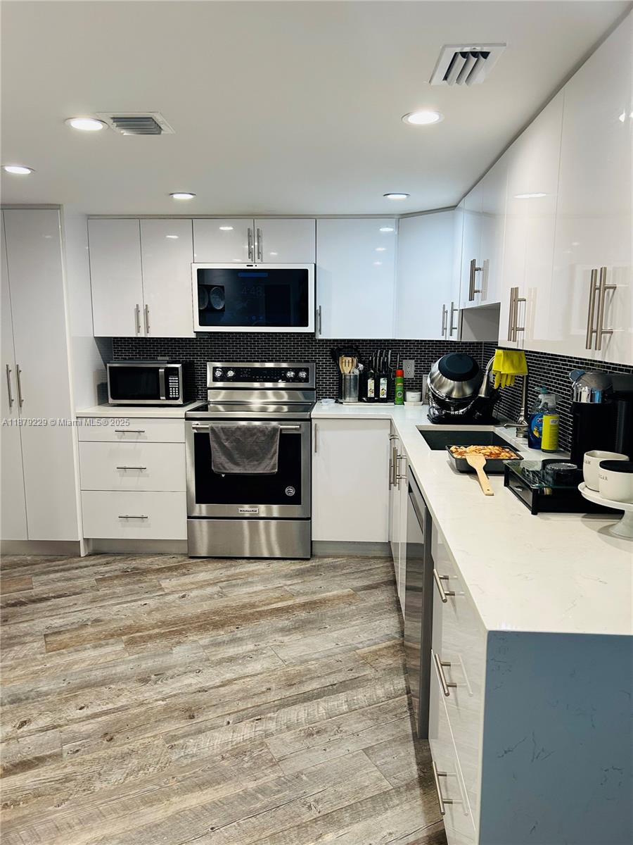 Photo of 3180 Ocean Dr  #1620, Hallandale Beach, Florida, 33009 - 
