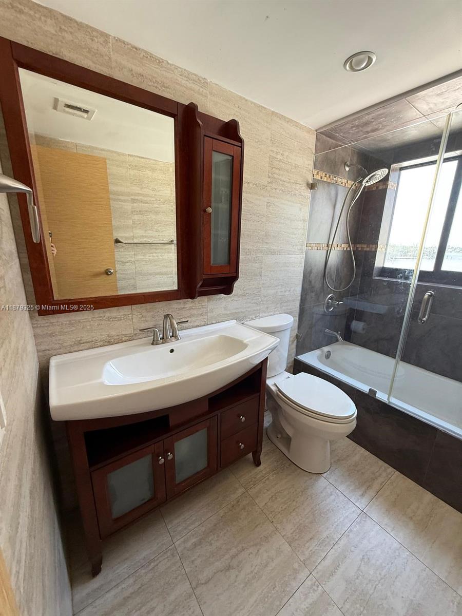 Photo of 1500 Ocean Dr  #5G, Hollywood, Florida, 33019 - 