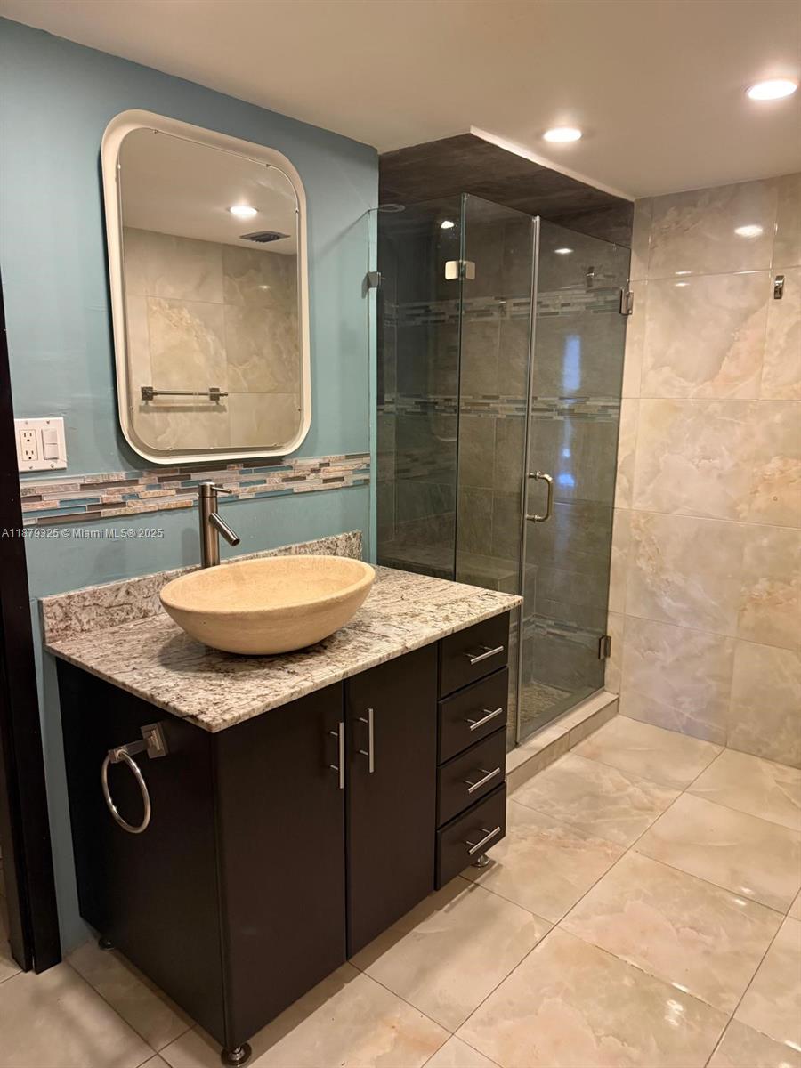 Photo of 1500 Ocean Dr  #5G, Hollywood, Florida, 33019 - 
