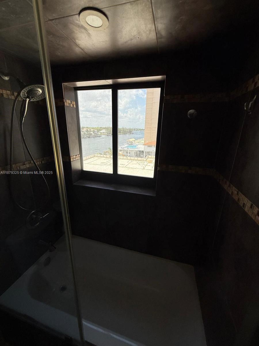Photo of 1500 Ocean Dr  #5G, Hollywood, Florida, 33019 - 