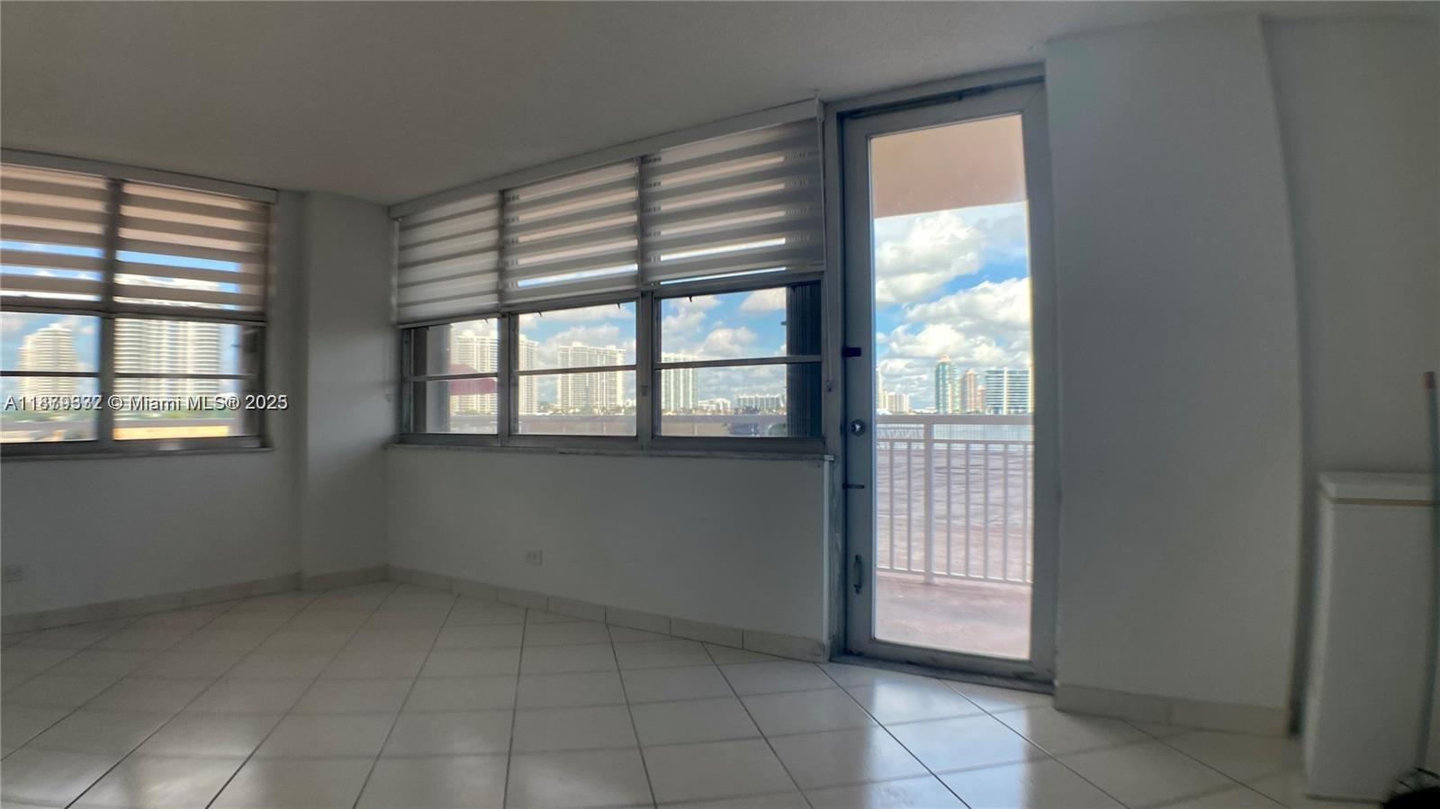 See details 204 3 / 3 2200 sq. ft. $ 2025-09-16 0 Photo