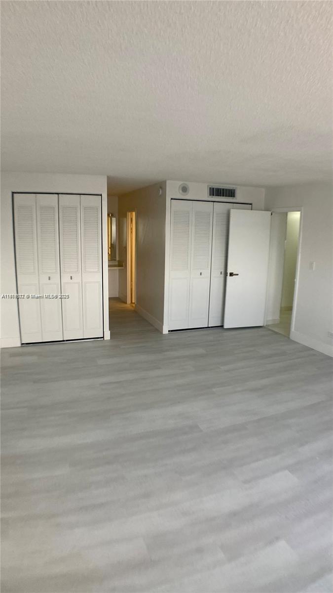 See details 204 3 / 3 2200 sq. ft. $ 2025-09-16 0 Photo