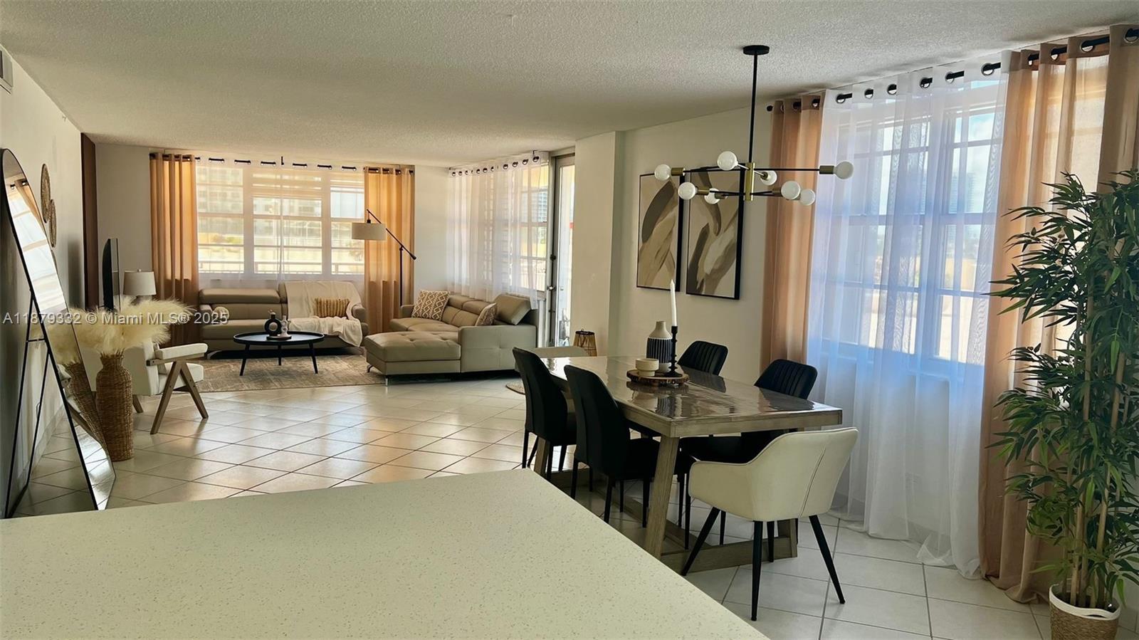 See details 204 3 / 3 2200 sq. ft. $ 2025-09-16 0 Photo