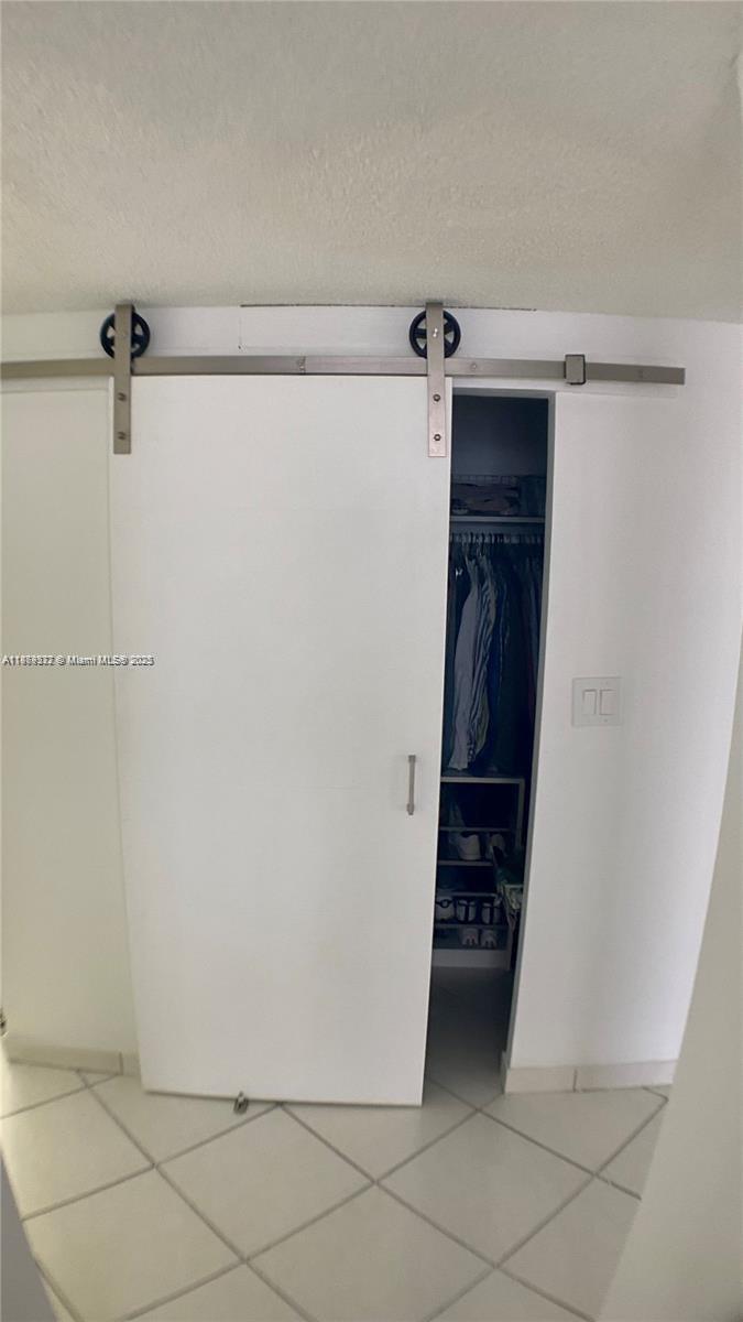 See details 204 3 / 3 2200 sq. ft. $ 2025-09-16 0 Photo