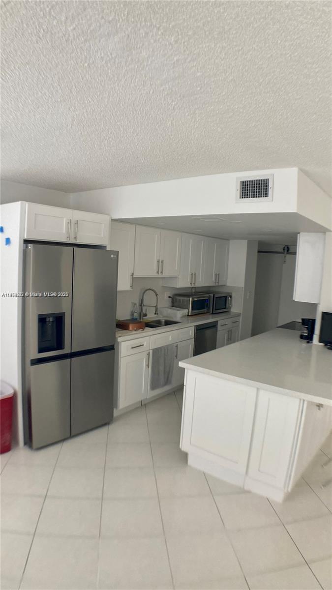 See details 204 3 / 3 2200 sq. ft. $ 2025-09-16 0 Photo