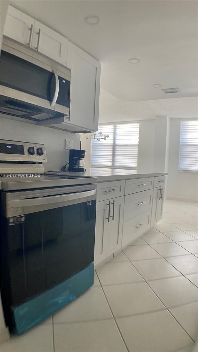 See details 204 3 / 3 2200 sq. ft. $ 2025-09-16 0 Photo