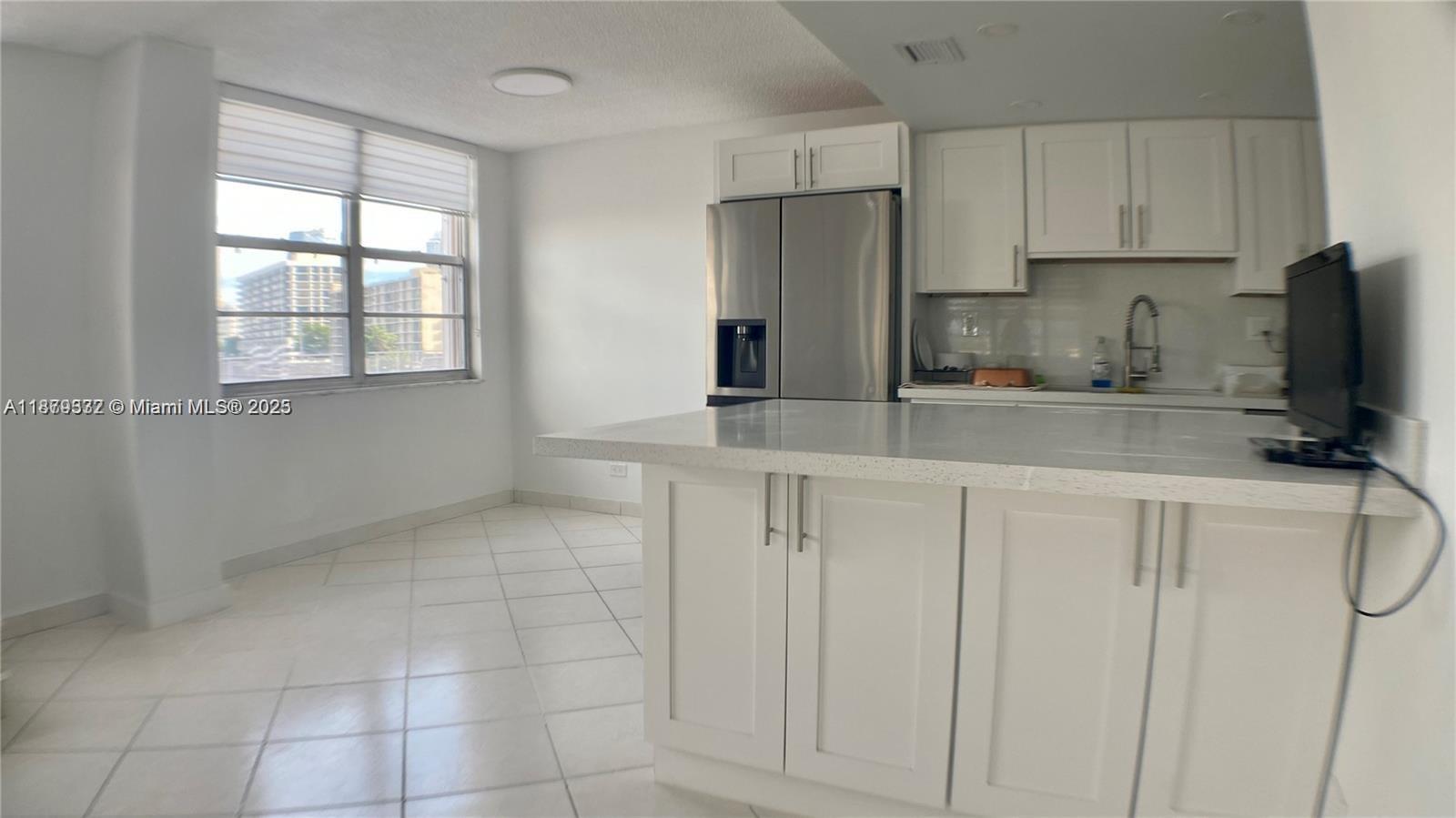 See details 204 3 / 3 2200 sq. ft. $ 2025-09-16 0 Photo