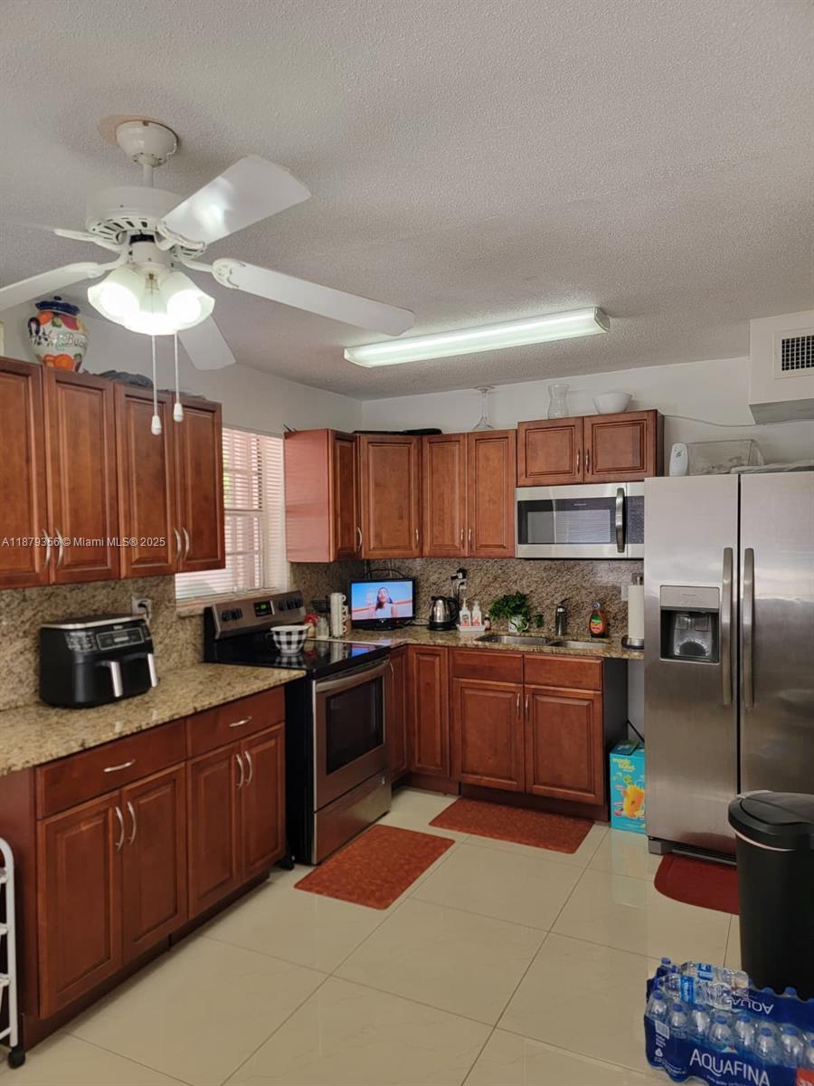   /  2320 sq. ft. $ 2025-09-16 0 Photo