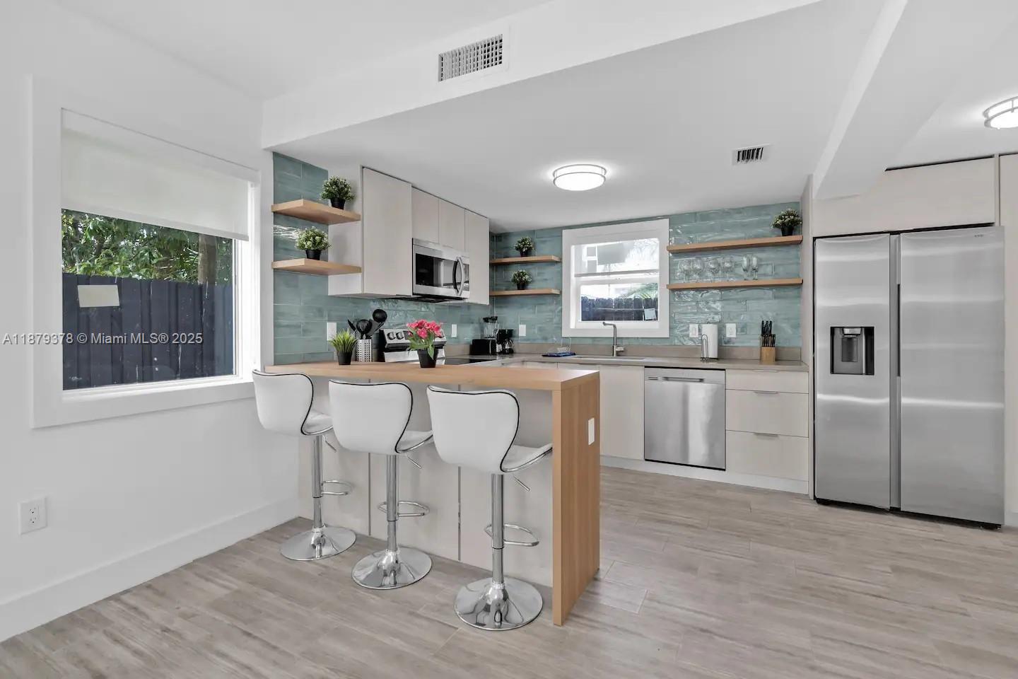   /  2216 sq. ft. $ 2025-09-16 0 Photo