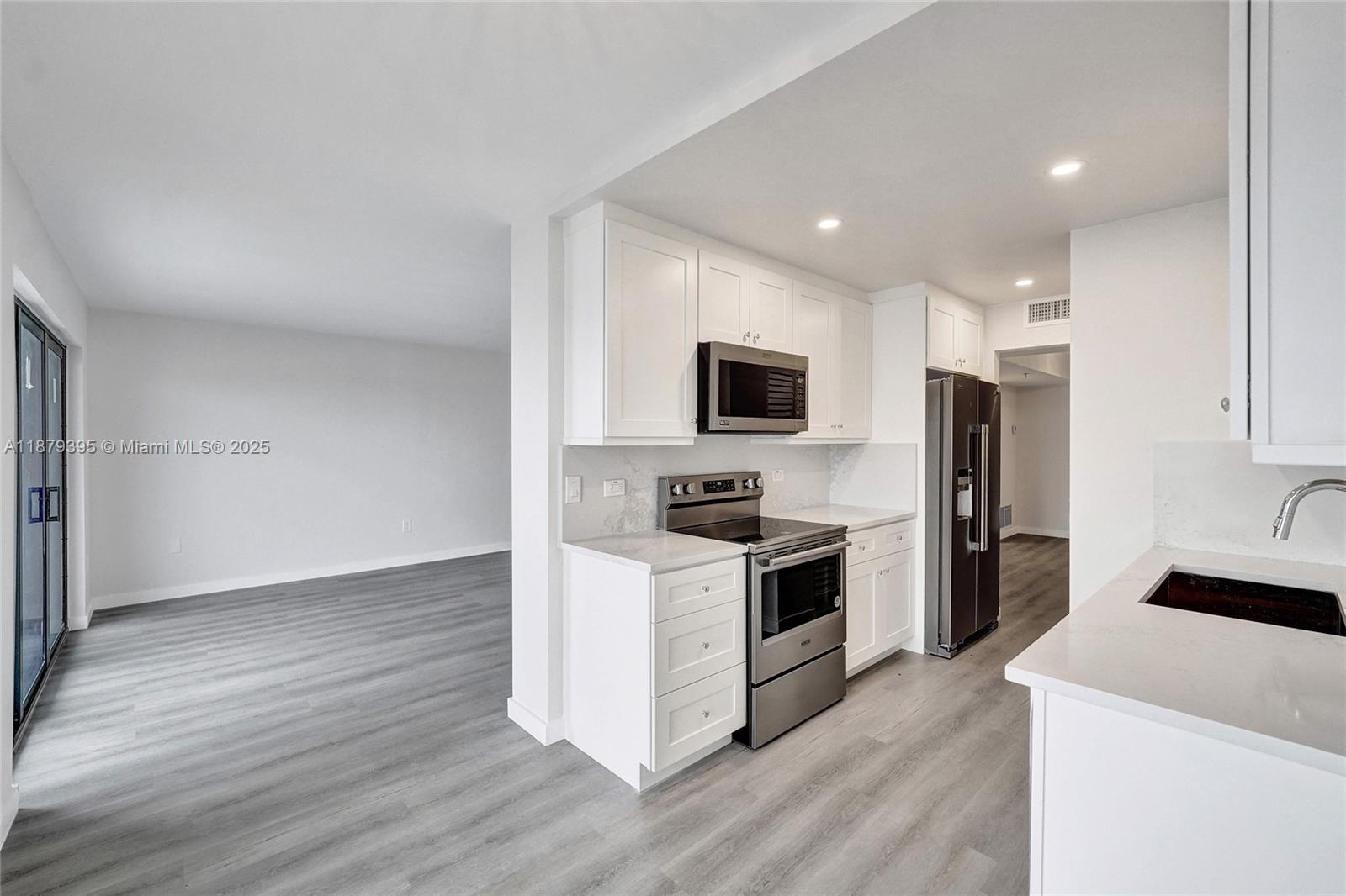 Photo of 1201 Ocean Dr  #2509S, Hollywood, Florida, 33019 - 