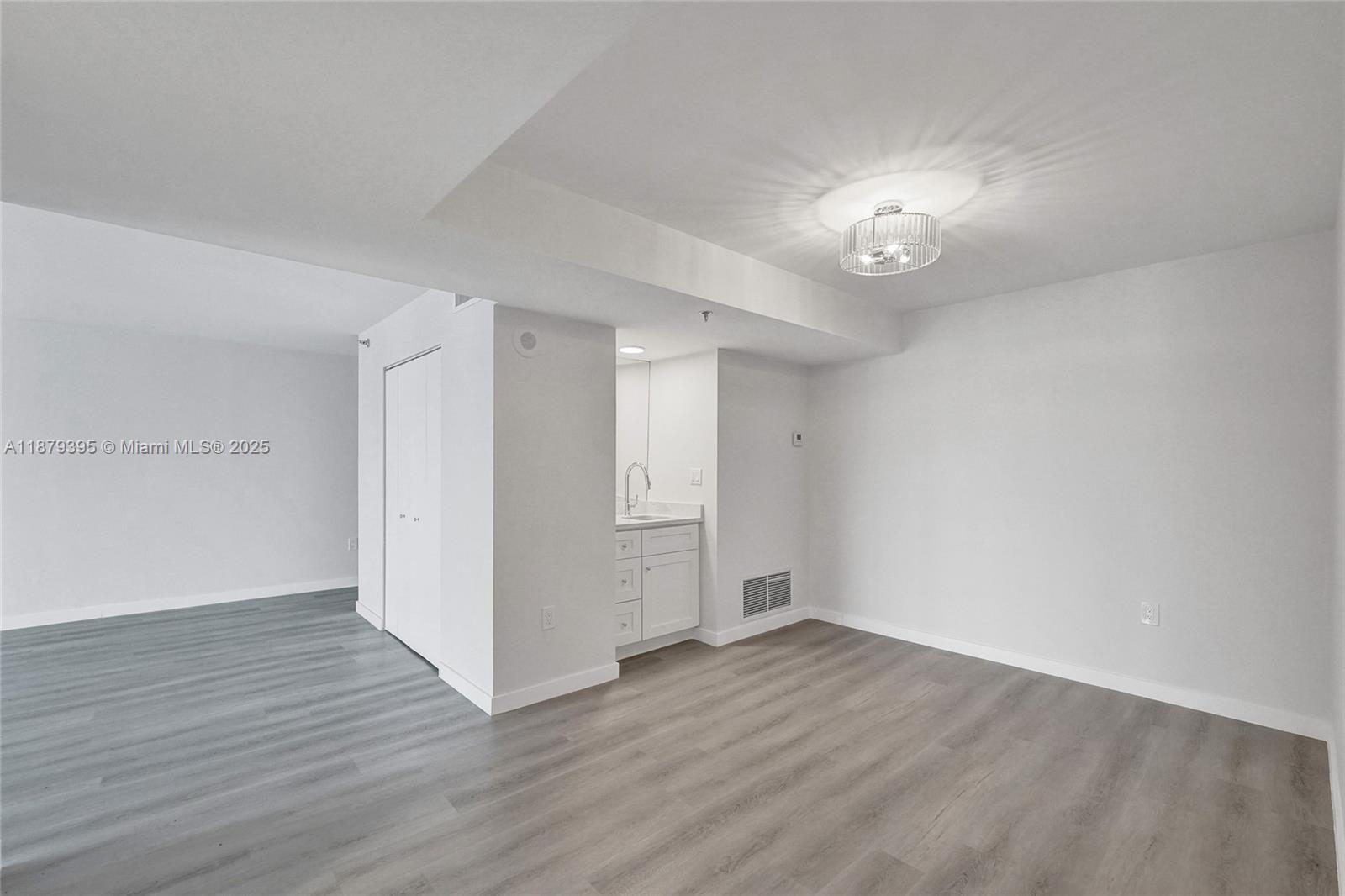Photo of 1201 Ocean Dr  #2509S, Hollywood, Florida, 33019 - 