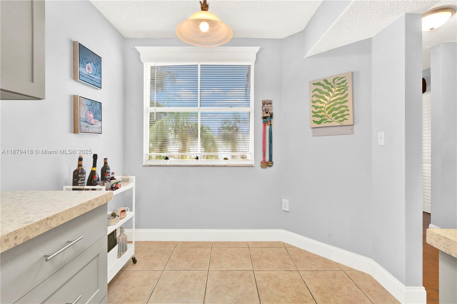 See details 101 1 / 1 907 sq. ft. $ 2025-09-16 0 Photo