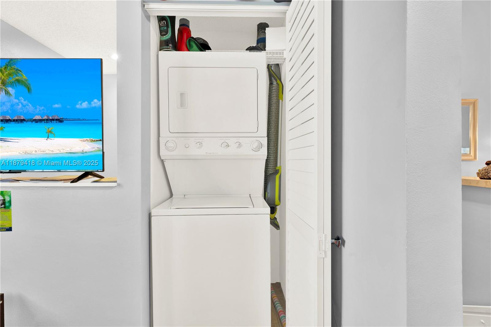 See details 101 1 / 1 907 sq. ft. $ 2025-09-16 0 Photo