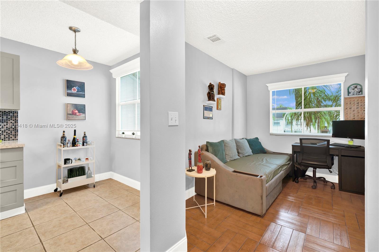 See details 101 1 / 1 907 sq. ft. $ 2025-09-16 0 Photo